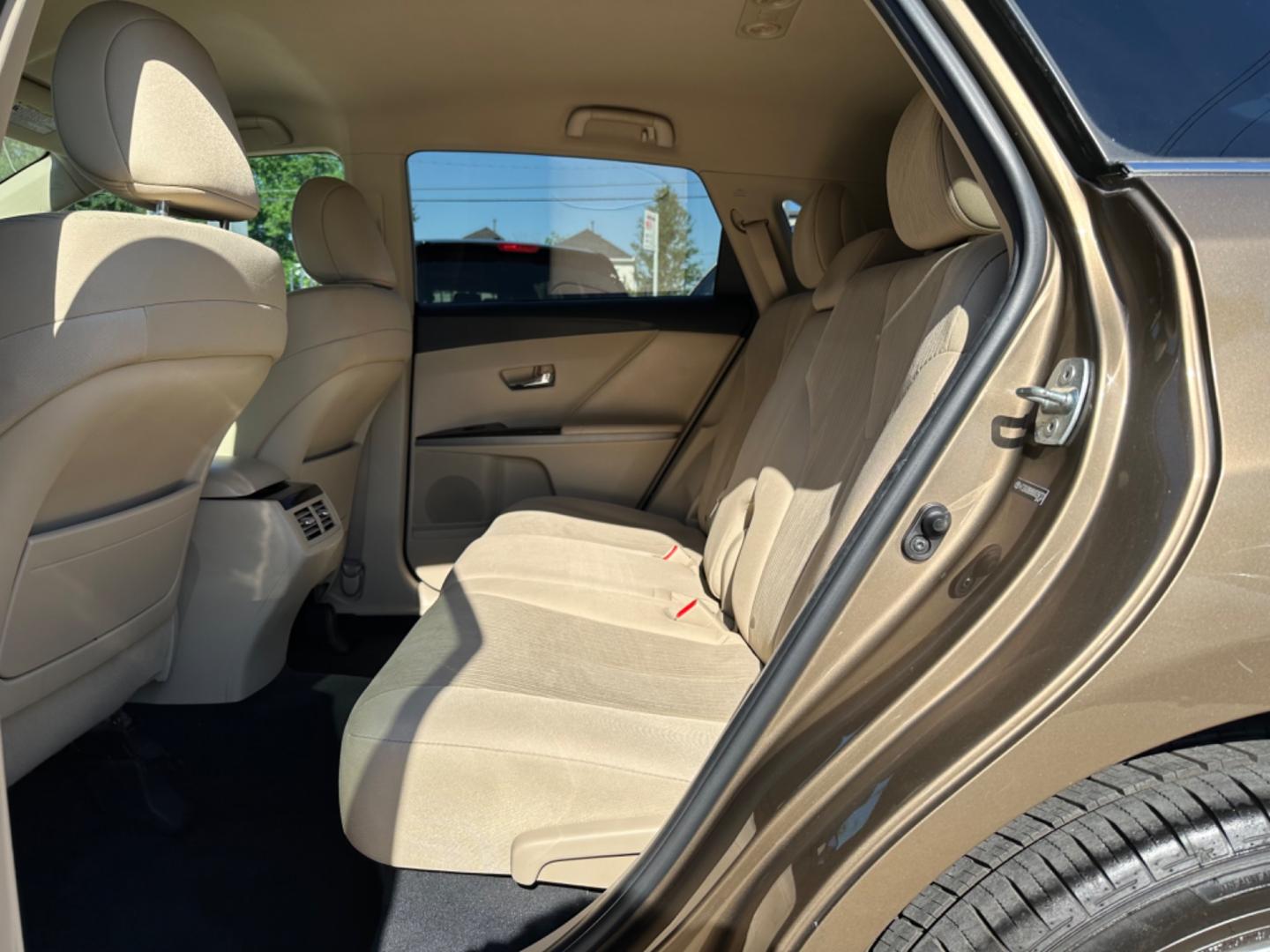 2011 Brown /Tan Toyota Venza Base (4T3ZA3BBXBU) with an 2.7L engine, Automatic transmission, located at 1501 West 15th St., Houston, 77008, (713) 869-2925, 29.797941, -95.411789 - Photo#7